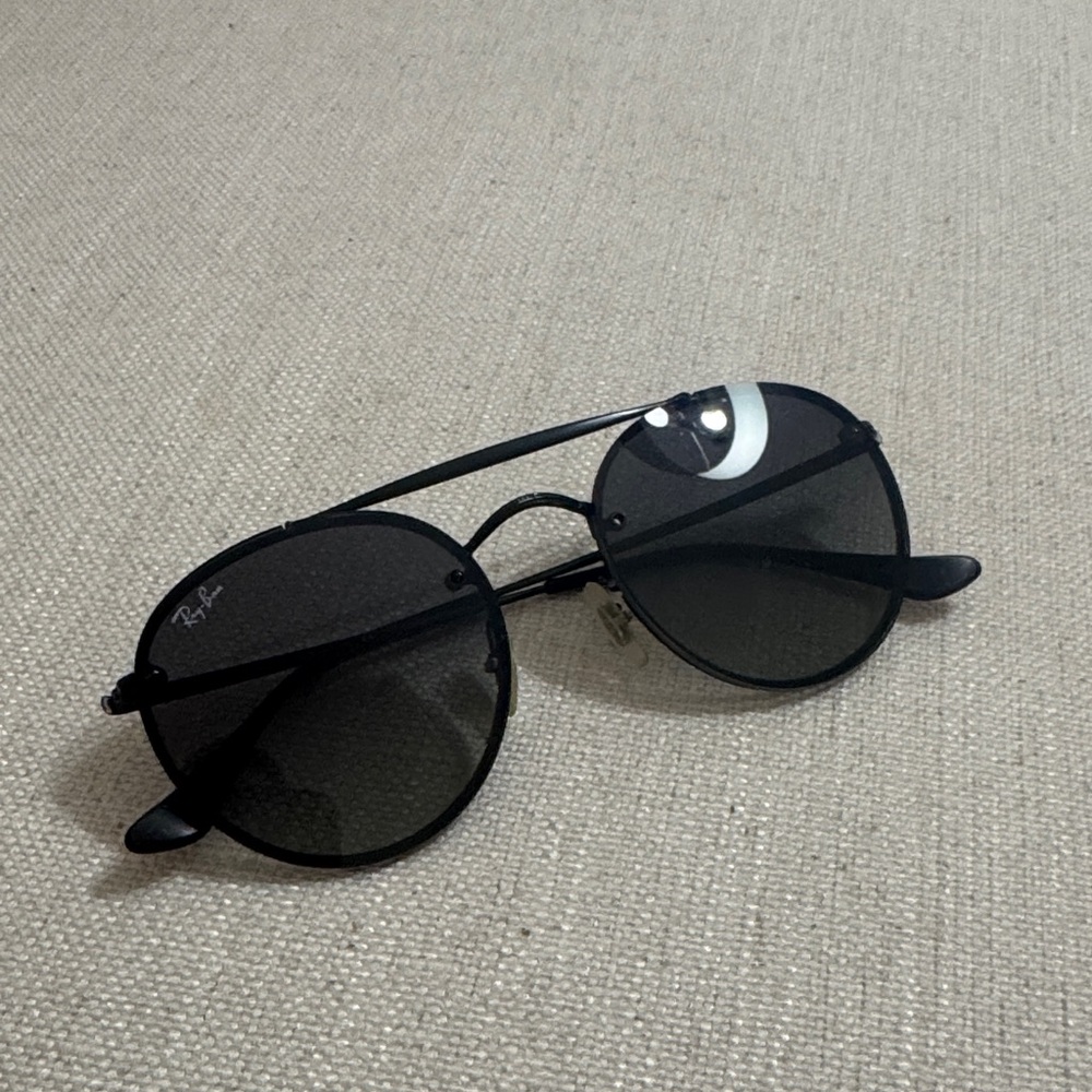 Ray-Ban Classic Black Round Sunglasses